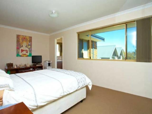 PERFECTLY LOCATED IN FREMANTLE