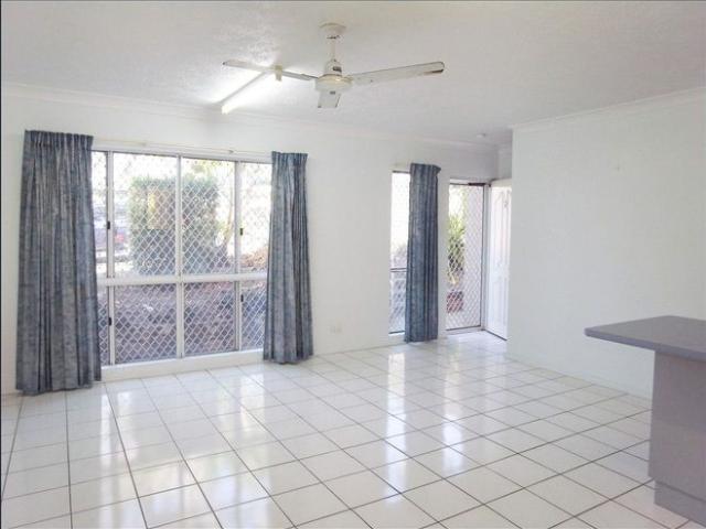 Perfectly located in North Ward at the foot of Castle Hill