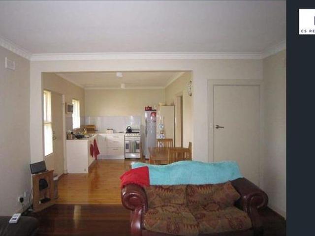 Perfectly located, minutes away from the sandy beaches of Henley Beach