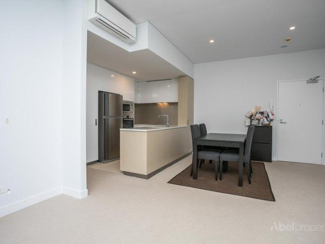 Perfectly Located Modern One Bedroom Apartment