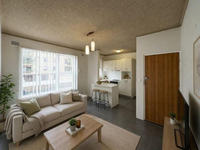PERFECTLY LOCATED ONE BEDROOM DIRECTLY OPPOSITE BEACH AND CLOSE TO AIRPORT