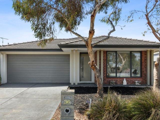 Perfectly located, refreshed home!
