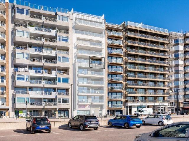 Perfectly maintained apartment at the marina