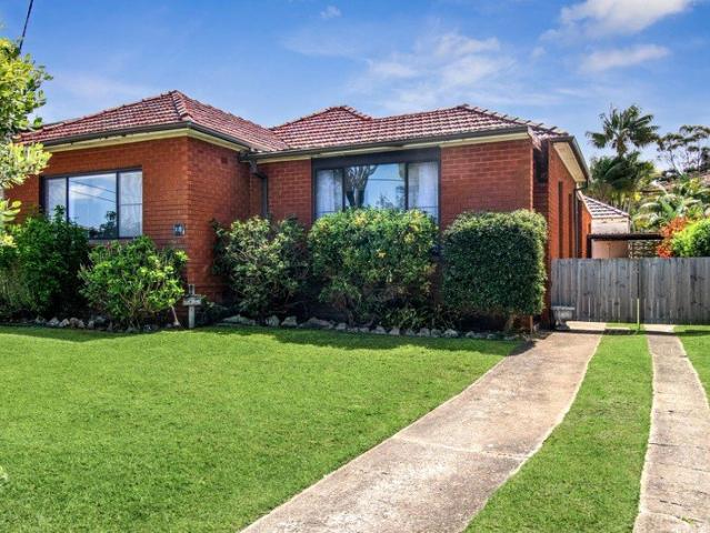 PERFECTLY SITUATED NORTH FACING FAMILY HOME