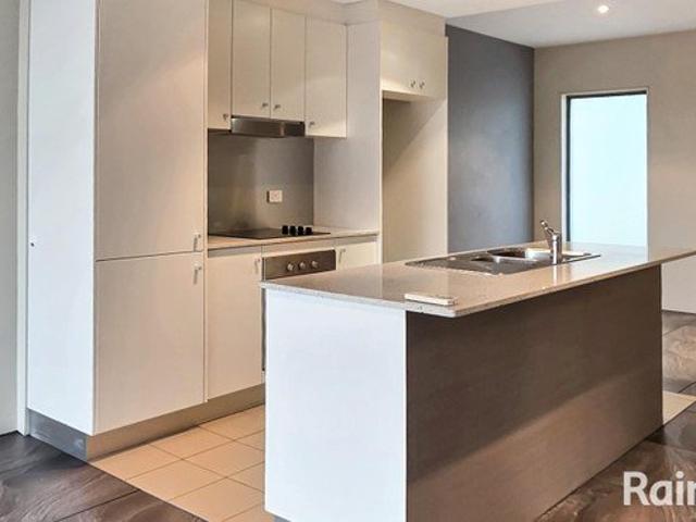 Perfectly positioned 2 bedroom modern apartment