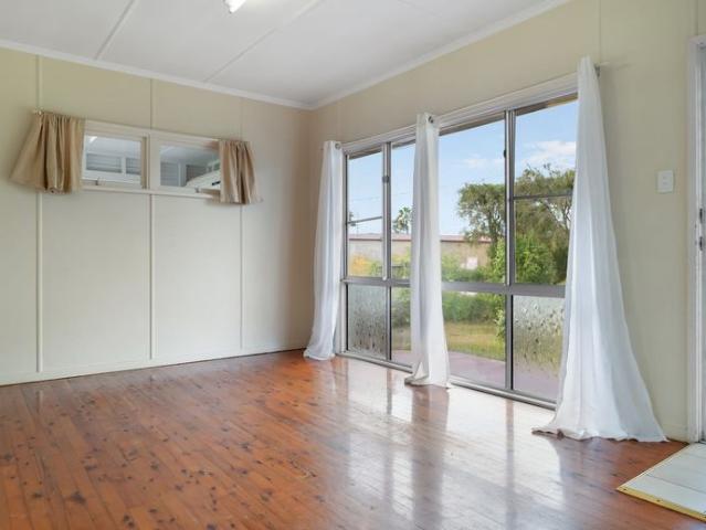 Perfectly Positioned 3 Bedroom Home Near Shops, Schools & Parks