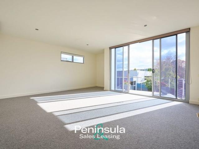 Perfectly positioned townhouse with access to all you need!