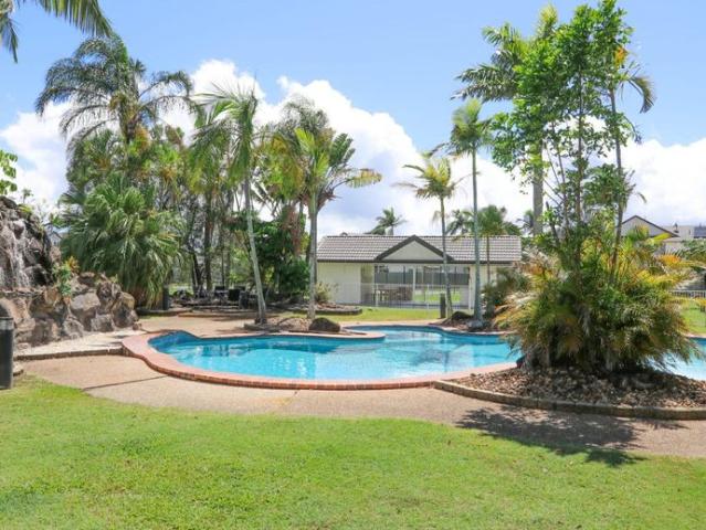 Perfectly Positioned Villa in the Benowa State School Catchment
