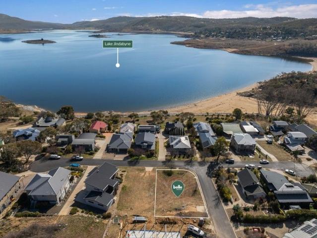 Perfectly Positioned With Stunning Lake & Mountain Views