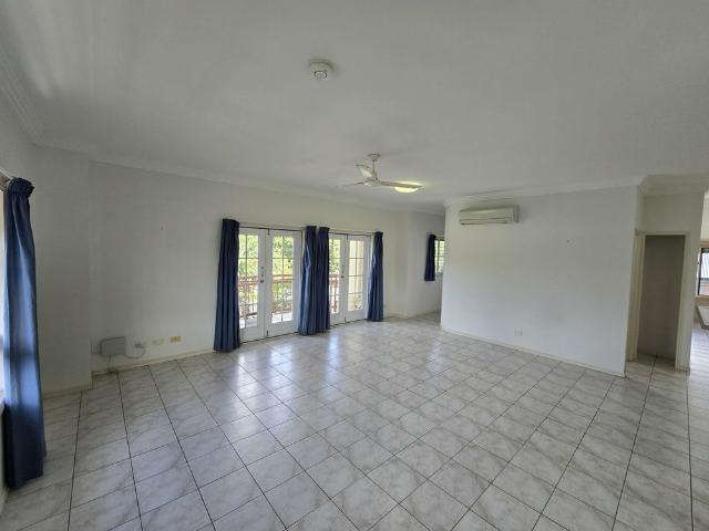 PERFECTLY POSITIONED CITY FRINGE LIVING
