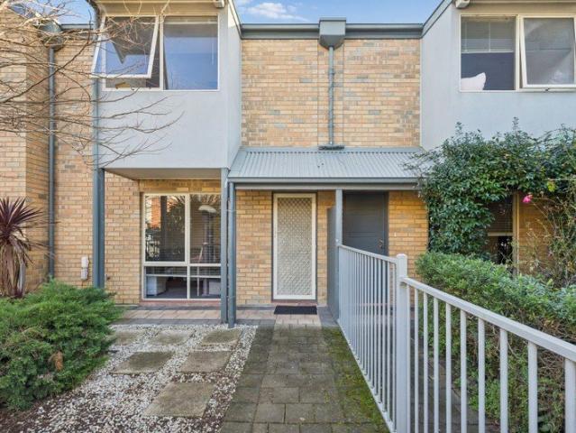 Perfectly Positioned City Fringe, Super Convenient & Modern