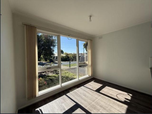 Perfectly Positioned Coastal Home with Versatile Living & Room for Everyone