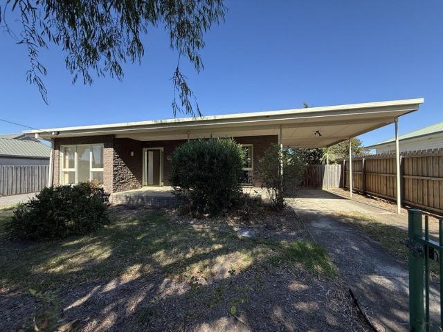 Perfectly Positioned Coastal Home with Versatile Living & Room for Everyone