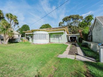 Perfectly positioned entry level property