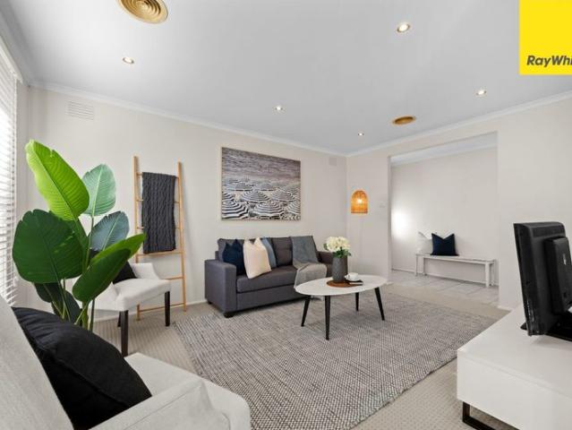 Perfectly Positioned Family Home for Rent 20 Perry Close, Melton
