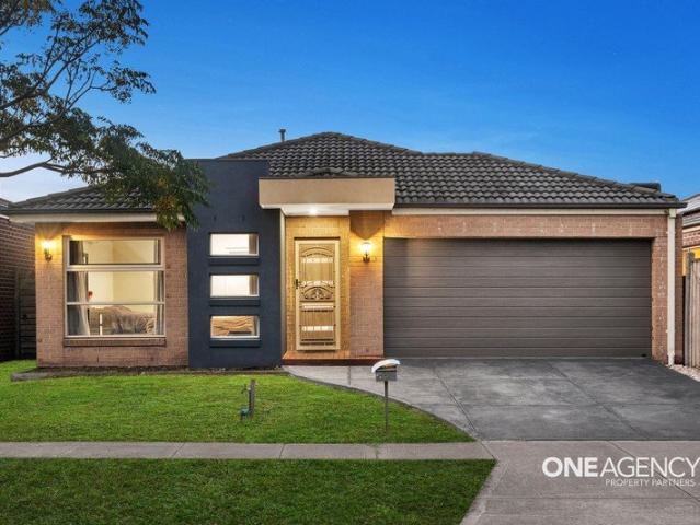 Perfectly Positioned Family Home in Featherbrook Estate with 3 Livings. !