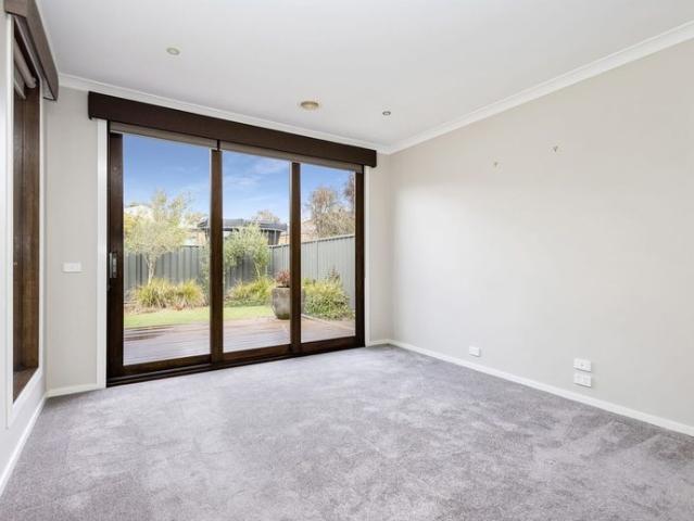 Perfectly positioned family home in Jackass Flat