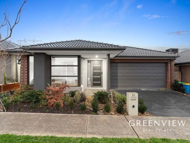 Perfectly Positioned Family Living in the Heart of Clyde North