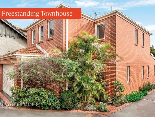 Perfectly positioned for an effortless Elsternwick lifestyle