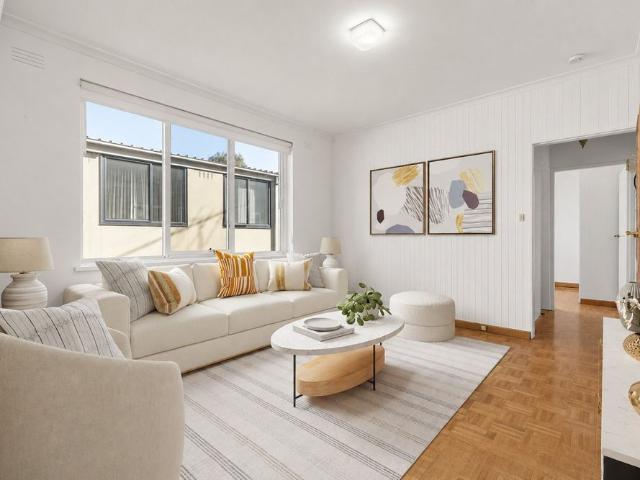 Perfectly Positioned for the Ultimate Bayside Lifestyle