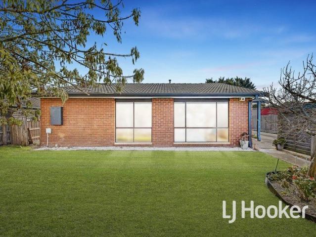 Perfectly Positioned Front Unit with No Body Corporate!