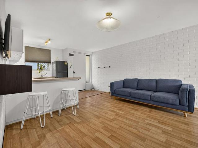 Perfectly positioned furnished home!