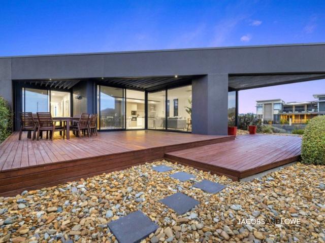 Perfectly positioned in the exclusive Martha Cove precinct