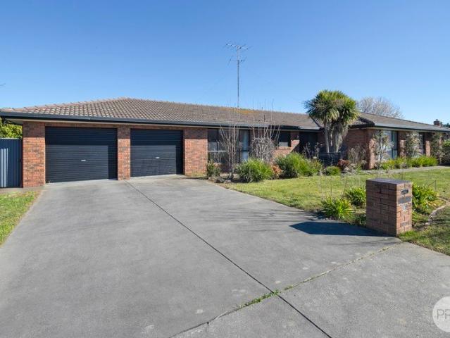 PERFECTLY POSITIONED IN THE HEART OF ALFREDTON