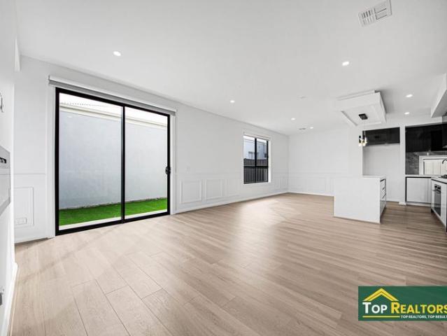 Perfectly Positioned in the Sought After Pocket of Tarneit ✨  8 Cream Street, Tarneit
