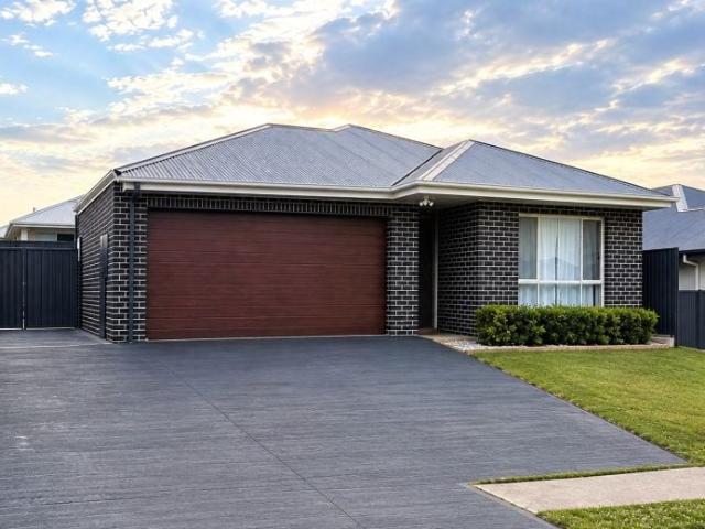 Perfectly positioned in the sought after Watagan Park estate