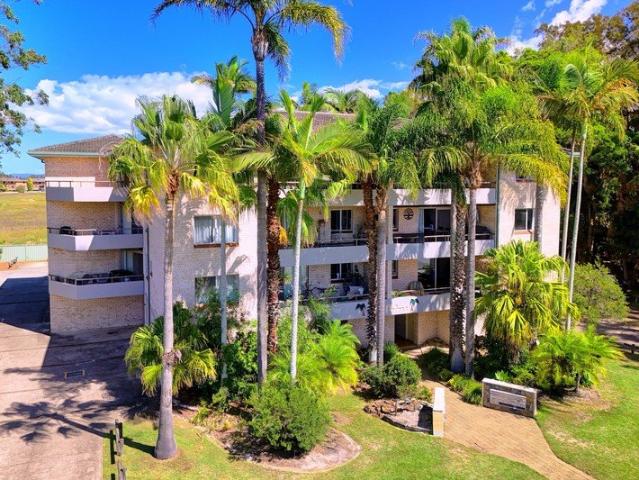 Perfectly Positioned in 'The Palms'!