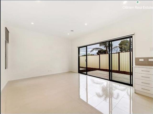 Perfectly Positioned Living in the Heart of Sydenham