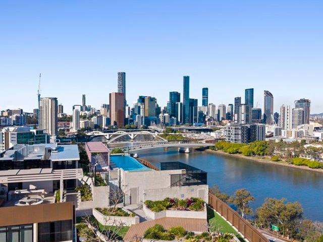 Perfectly Positioned Milton Luxury