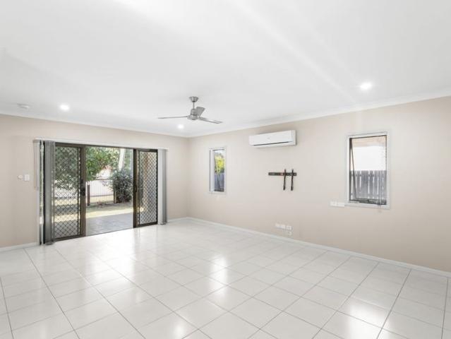 Perfectly positioned Modern townhouse