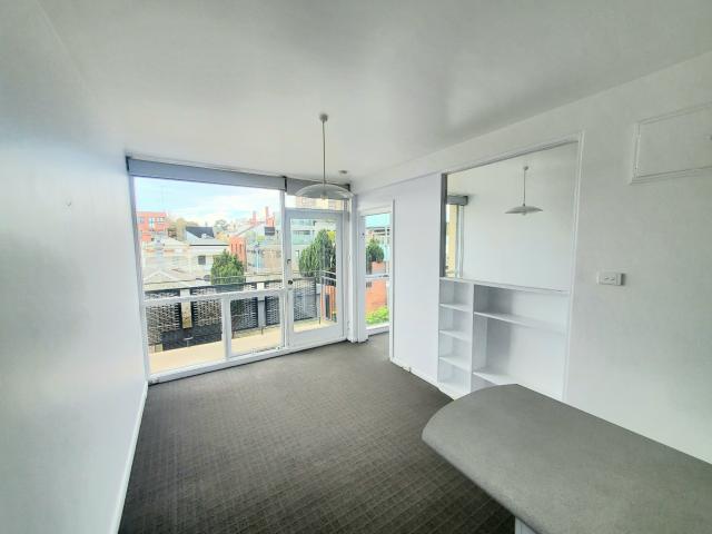 Perfectly Positioned Near Botanical Gardens