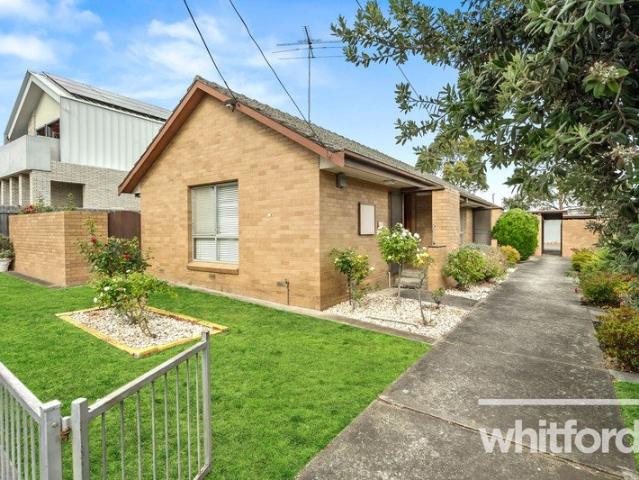 Perfectly Positioned Newtown Unit for lease
