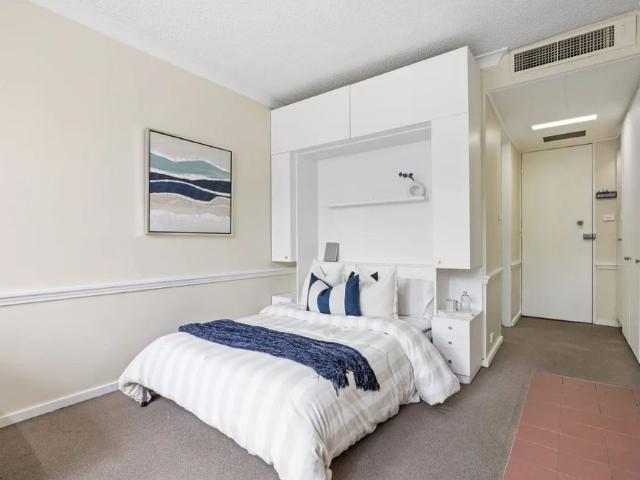 Perfectly Positioned North Facing Studio
