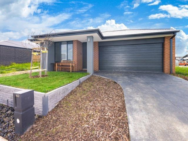 Perfectly Positioned Opposite the Park, 3 Bedrooms PLUS a Study!