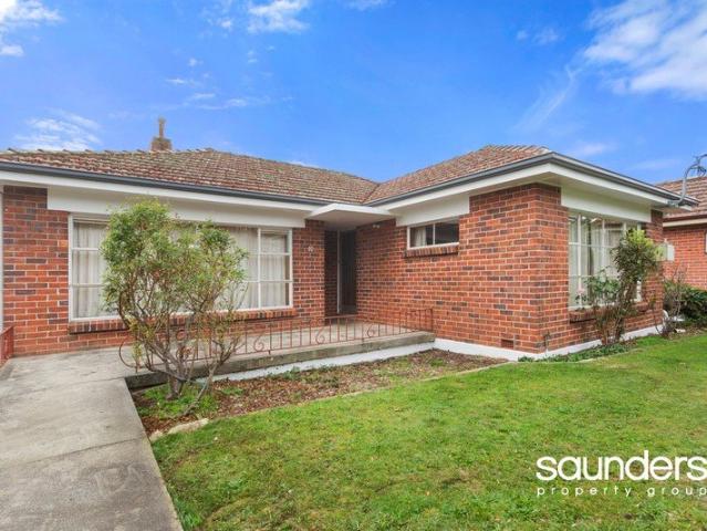 Perfectly positioned renovate or redevelop