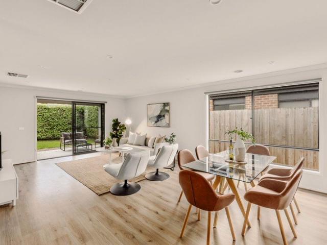 Perfectly Positioned, Stylish Living!