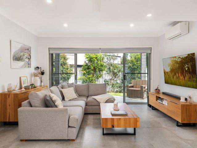 Perfectly Placed Boutique Townhouse Fuses Space, Style and Sunlight