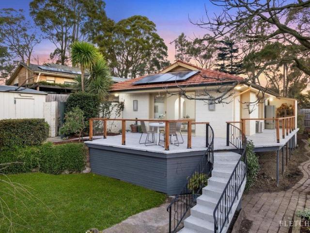 Perfectly Presented Single Level Home with Leafy Mountain Outlook