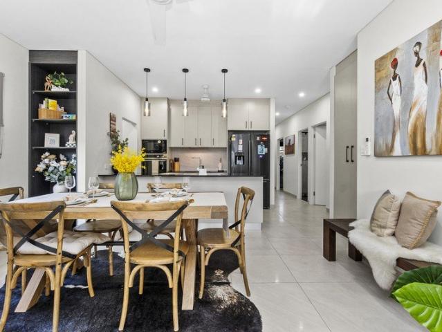 PERFECTLY PROPORTIONED, BEAUTIFULLY MAINTAINED & READY TO ENJOY