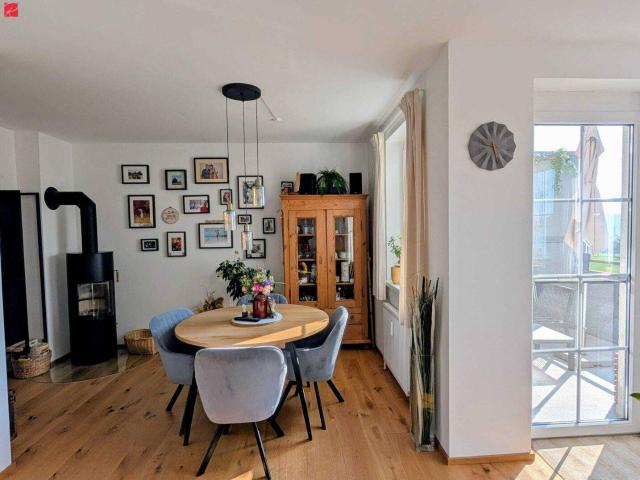 Perfekt modernisiert für Ihre Zukunft: Top gepflegte Maisonette mit Homeoffice Spot & Loggia