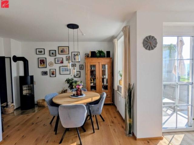 Perfekt modernisiert für Ihre Zukunft Top gepflegte Maisonette mit Homeoffice Spot & Loggia