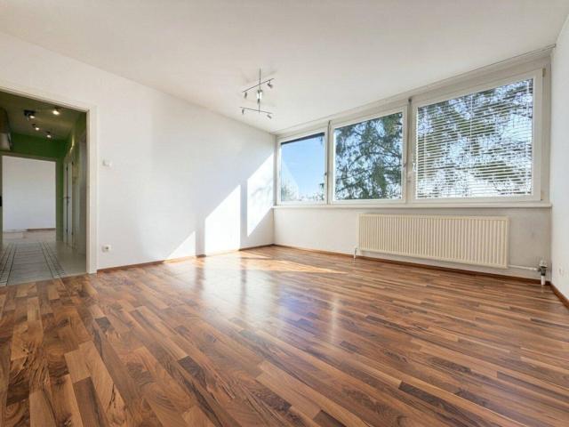 Perfekt aufgeteilte 2 Zimmer Wohnung mit separater Küche in beliebter Lage