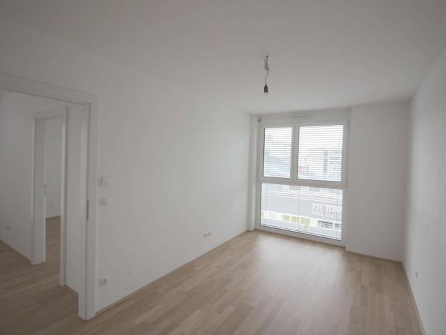 PERFEKT AUFGETEILTE 3 ZIMMER WOHNUNG MIT LOGGIA GEGENÜBER DER FH