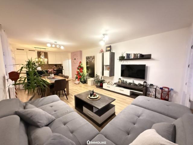 Reserviert Top aufgeteilte, sanierte 4 Zimmer Wohnung | Loggia | Lift | oberstes Geschoss | Weitblick