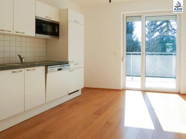 Perfekt aufgeteilte 4 Zimmerwohnung mit großer Terrasse in zentraler Lage