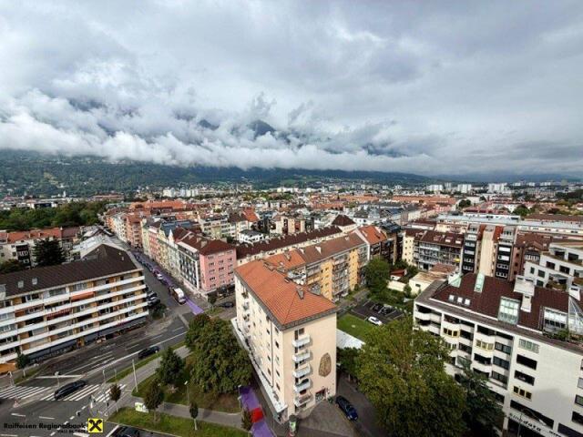 Perfekt eingeteilte 3 Zimmer Mietwohnung mit Traumaussicht vom 13.Obergeschoß